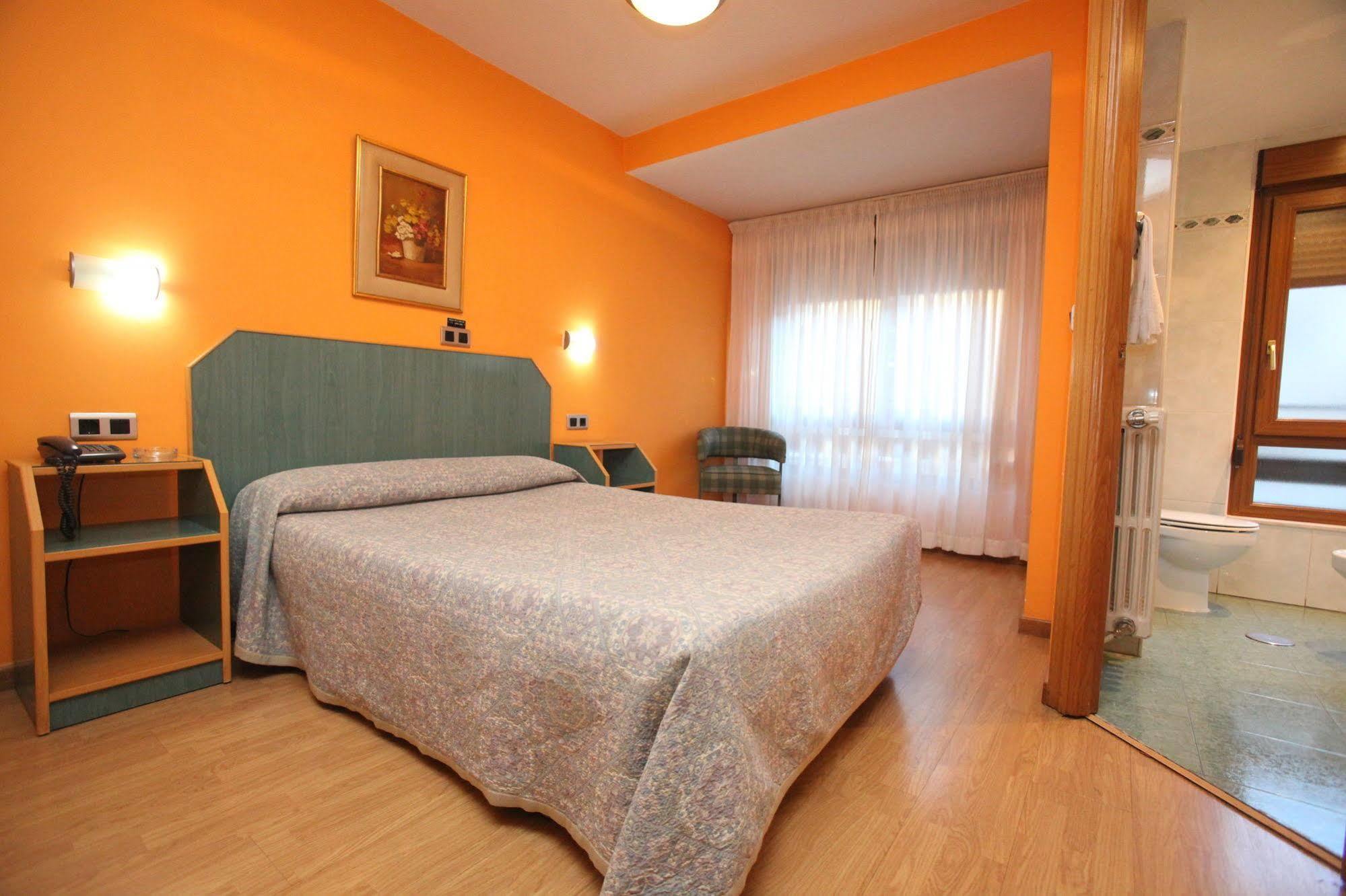 Hostal Don Suero León Eksteriør billede